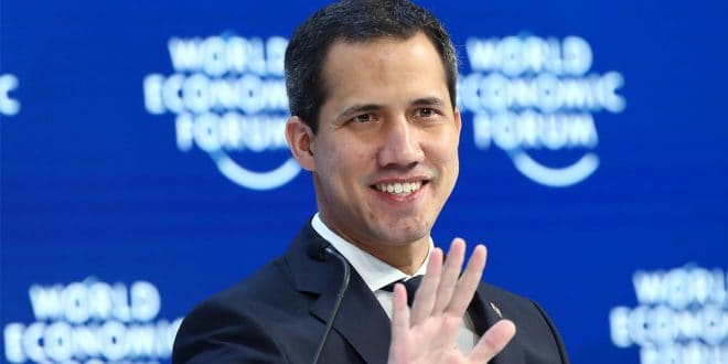 Guaidó culminó su agenda en Davos y ahora se dirige a Francia y España