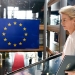 Ursula von der Leyen, presidenta de la Comisión Europea, ha dicho que el propósito de su iniciativa es reducir la "fuga de cerebros" del este de Europa hacia el oeste y la pobreza