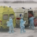 Personal médico prepara equipos para recibir a los pasajeros de un avión militar, que evacuó a ciudadanos de Rusia y países exsoviéticos de la provincia china de Wuhan, en el aeropuerto internacional de Roshchino afuera Tyumen, Rusia. 5 de febrero de 2020