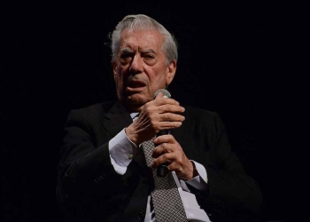El manifiesto contra el avance del autoritarismo está liderado por la Fundación Internacional para la Libertad, encabezada por Mario Vargas Llosa. Imagen: Fronteiras do pensamento. Bajo la licencia: Creative Commons