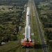 Transporte del cohete portador Long March-5B en el Centro de Lanzamiento Espacial de Wenchang en Wenchang, provincia de Hainan, China, 29 de abril de 2020. Fotografía tomada el 29 de abril de 2020. China Daily vía REUTERS