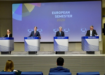 Los comisarios europeos dan una conferencia de prensa conjunta sobre el Semestre Europeo 2020, en la sede de la UE en Bruselas, Bélgica, 20 de mayo de 2020. John Thys / Pool a través de REUTERS