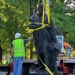 Retiro de la estatua de Cristóbal Colón en el Tower Grove Park, St. Louis, Missouri, EE. UU., 16 de junio de 2020. Esta imagen obtenida de las redes sociales. Doyle Murphy / Riverfront Times a través de Reuters.