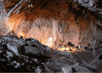 Investigadores de México analizaron muestras de objetos líticos, huesos, restos de plantas en la cueva del Chiquihuite, que quedó sellada por un derrumbe al final del Pleistoceno. Imagen: foto de Ciprian Ardelean, la cual se publicó en la página del Gobierno de México