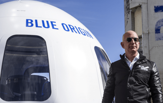 Jeff Bezos es el segundo multimillonario en hacer turismo espacial después de que Richard Branson regresara a la Tierra el pasado 11 de julio