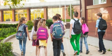 Mientras que docentes ven la jornada continua como una oportunidad para mejorar la organización y la conciliación, otros están preocupados por sus efectos negativos en el rendimiento y el bienestar de los estudiantes / andrey.a.v / Freepik