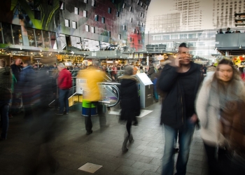 Siete de cada diez españoles afirmaron que suelen cumplir con el presupuesto estimado a la hora de realizar las compras en Navidad